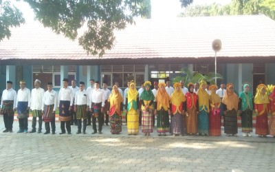 Civitas Akademik SMAN 1 Bolo Melaksanakan Upacara Peringatan Hari Sumpah Pemuda